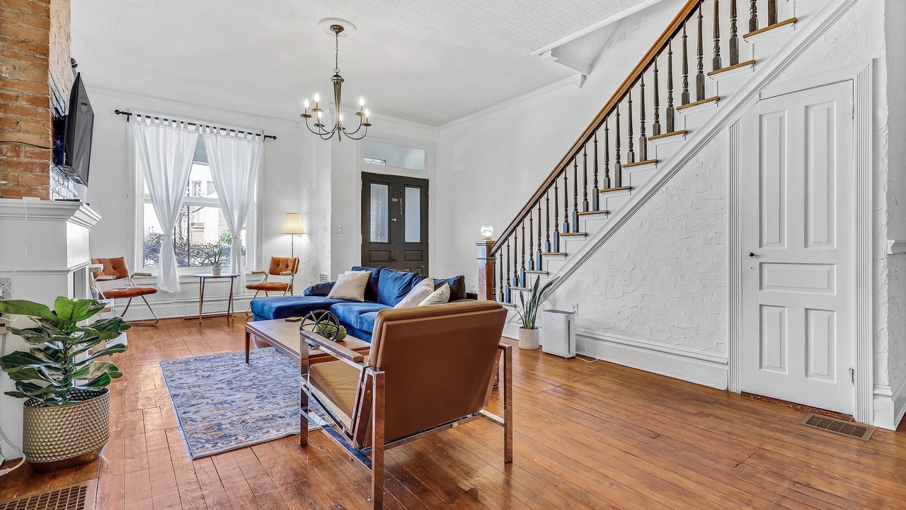 Photo of Livingroom in Harrisburg - Hershey
