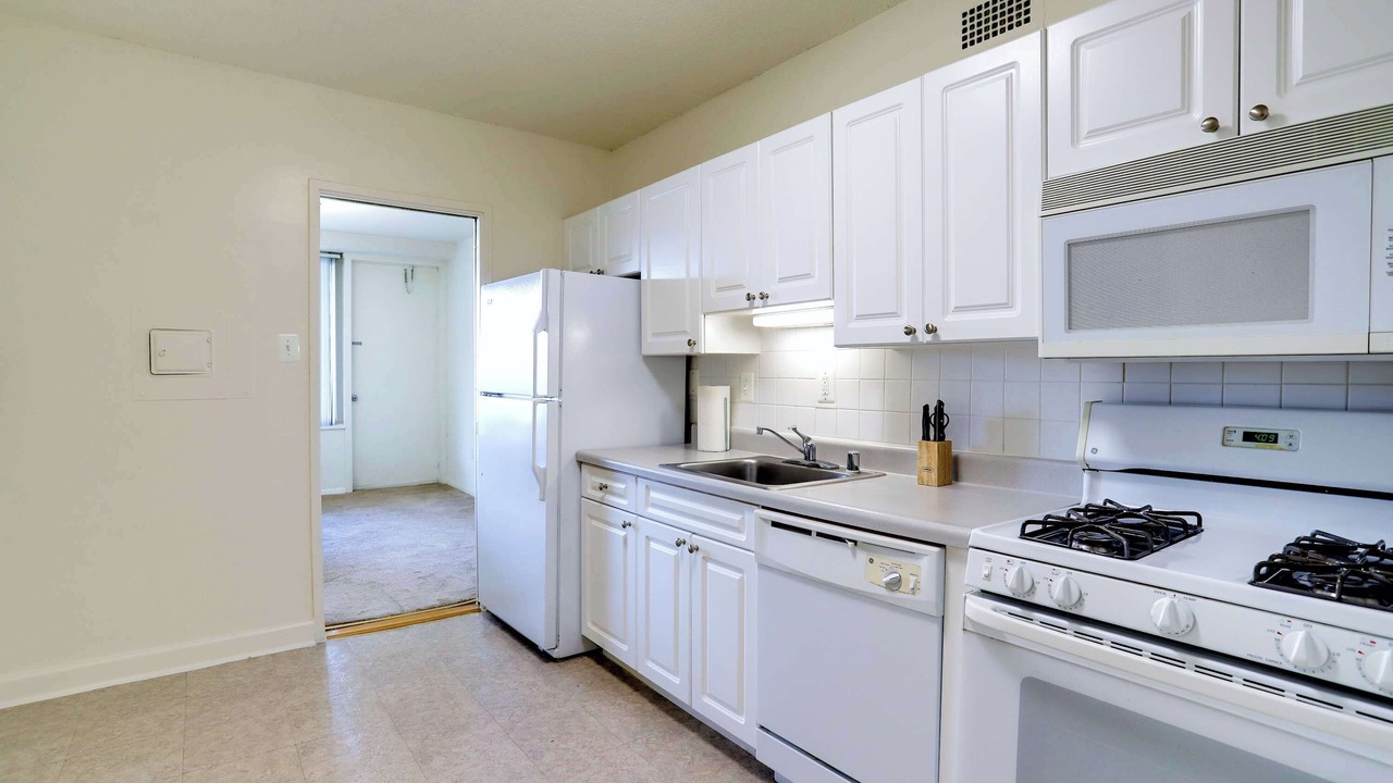 Photo of Kitchen in Aurora Highlands