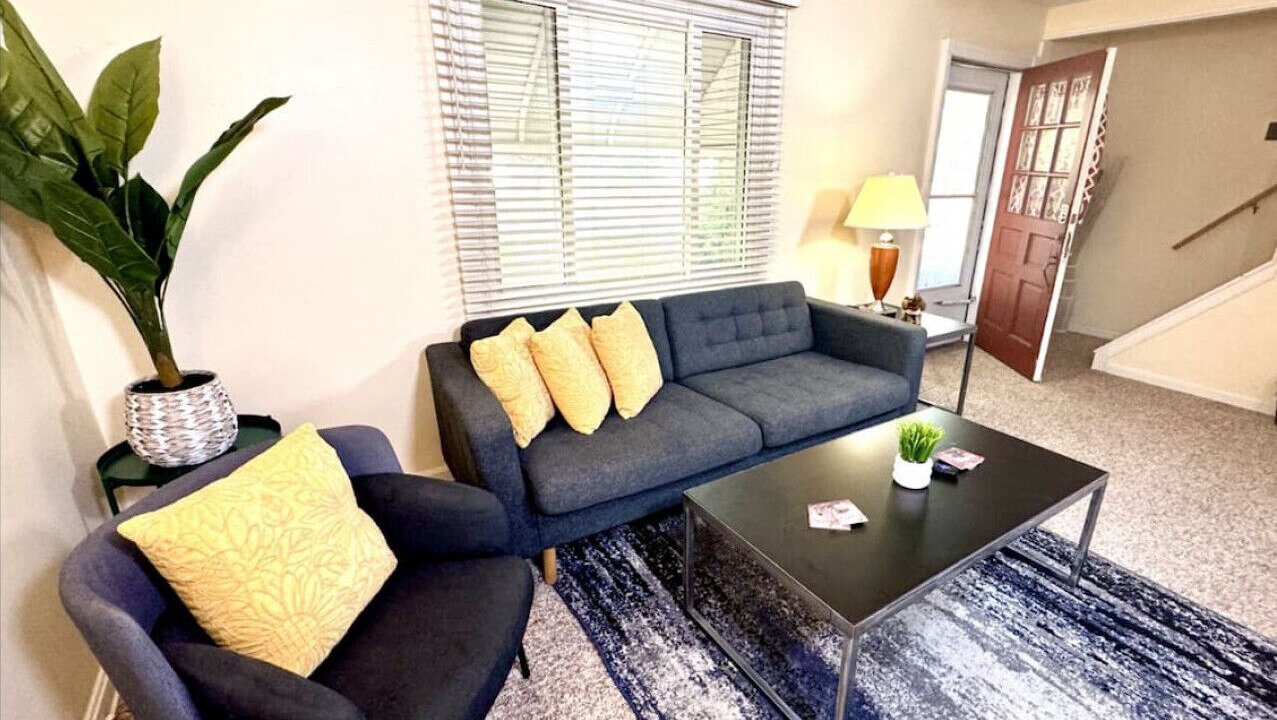 Photo of Livingroom in Euclid