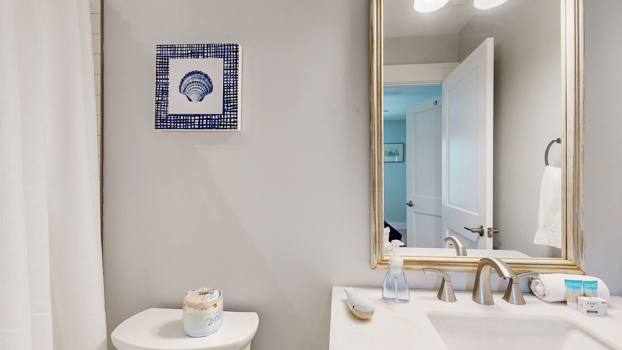 Photo of Bathroom in Country Club Estates