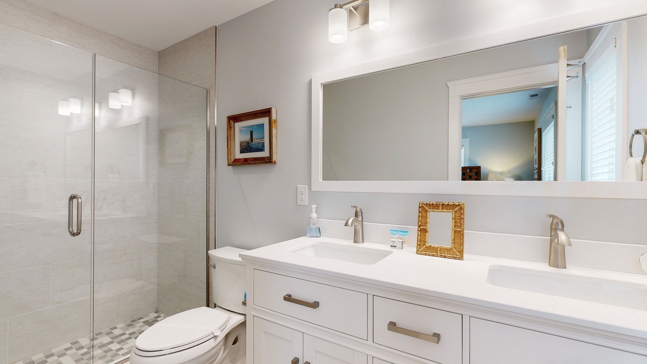 Photo of Bathroom in Country Club Estates