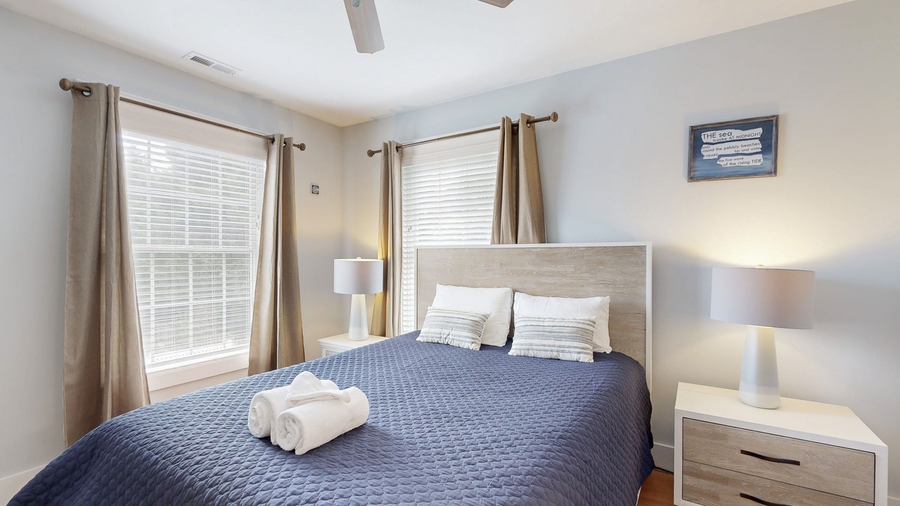 Photo of Bedroom in Country Club Estates