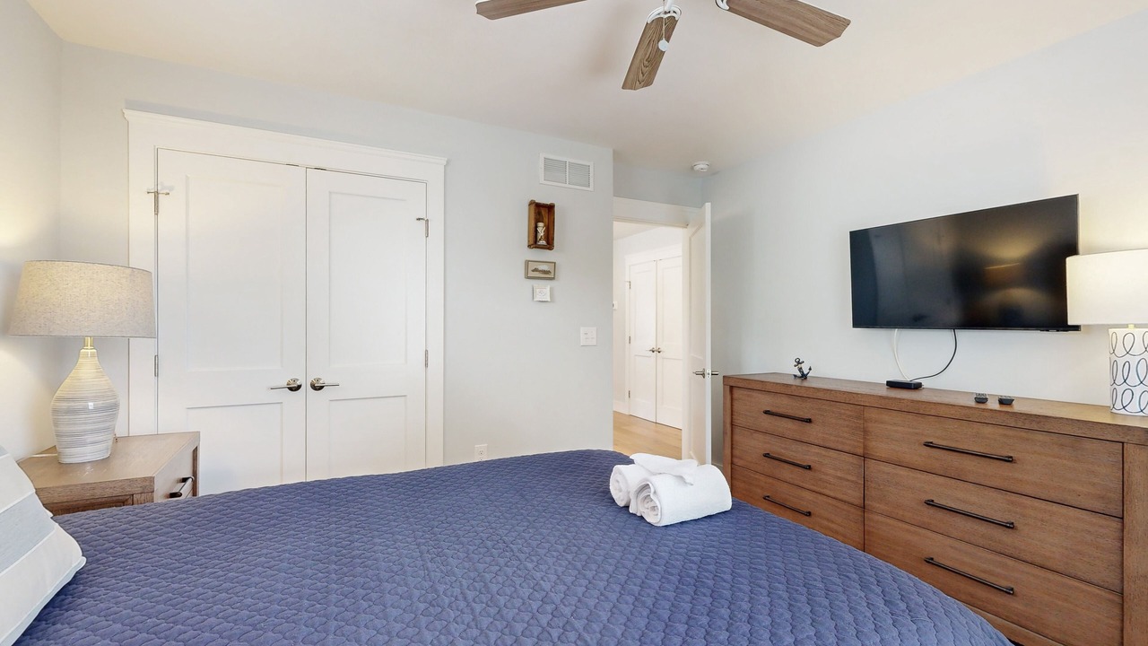 Photo of Bedroom in Country Club Estates