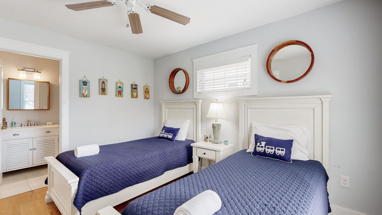 Photo of Bedroom in Country Club Estates