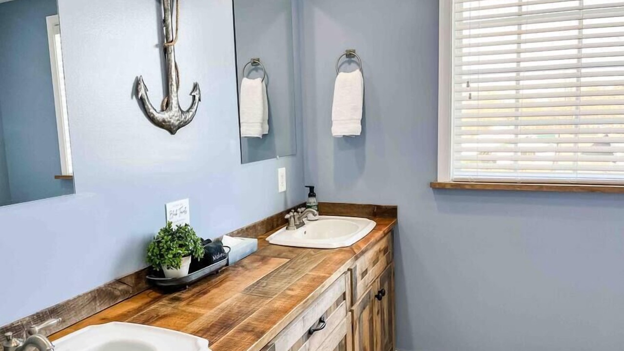 Photo of Bathroom in Buckeye Lake