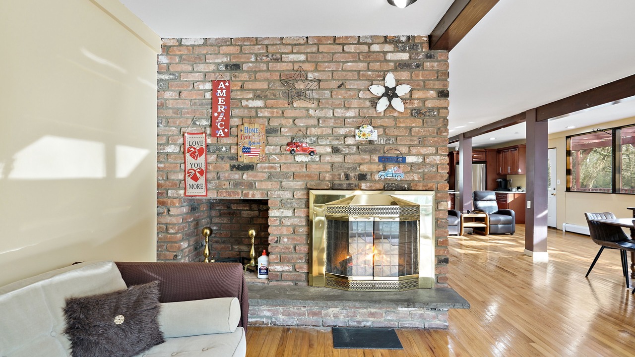 Photo of Livingroom in Monticello