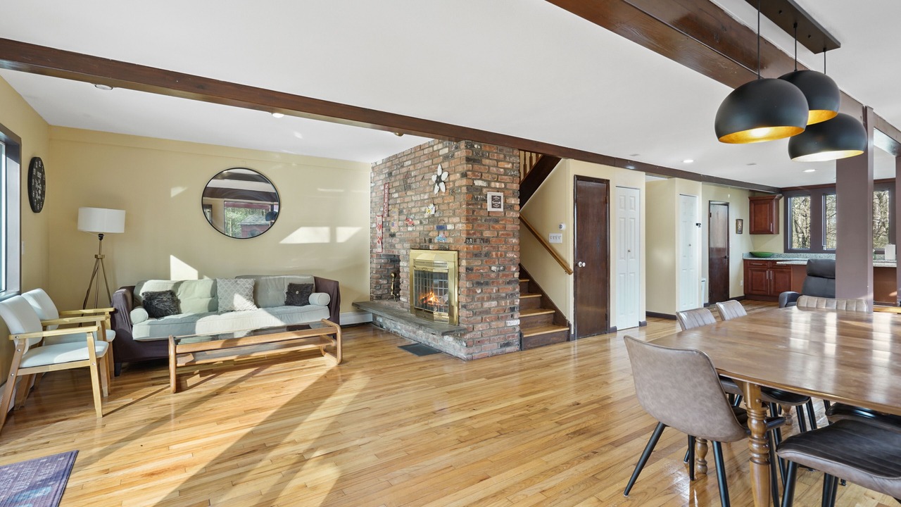 Photo of Livingroom in Monticello