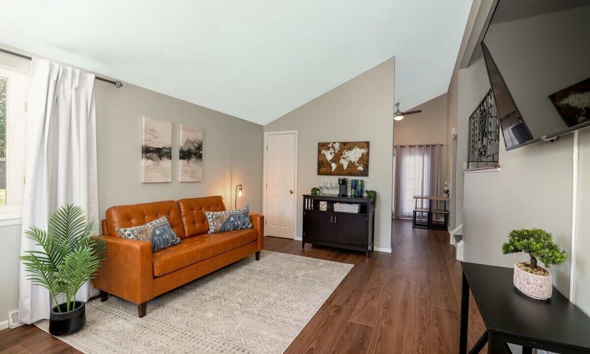 Photo of Bedroom in Euclid