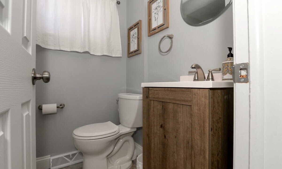 Photo of Bathroom in Euclid