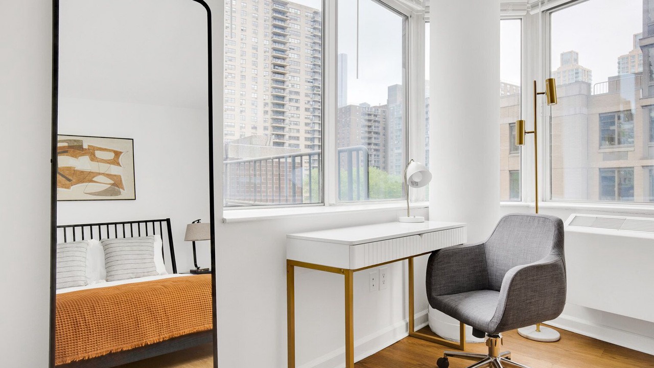 Photo of Bedroom in Lincoln Square