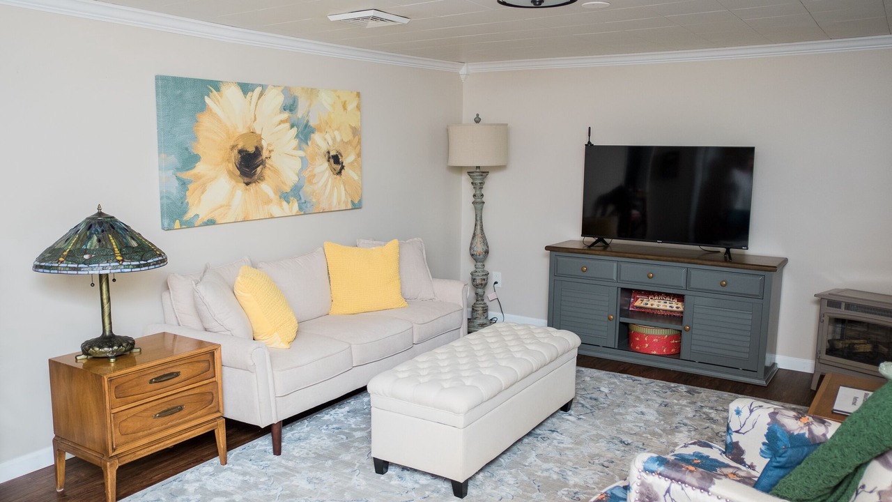 Photo of Livingroom in Hopwood
