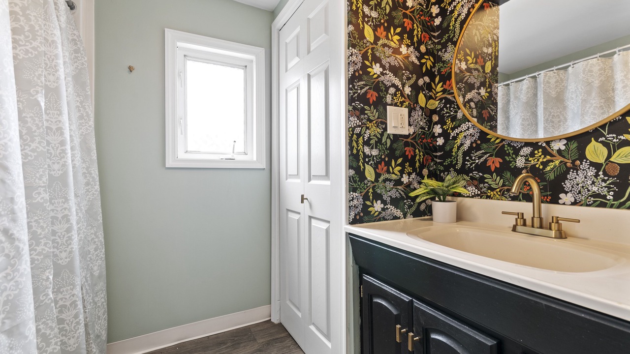 Photo of Bathroom in Olde Richmond
