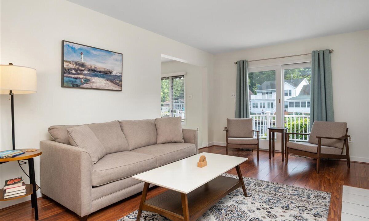 Photo of Livingroom in Ocean Pines
