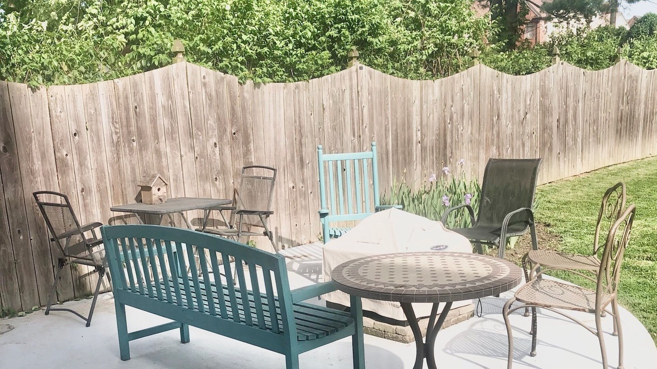 Photo of Outdoor in Roselawn Finance
