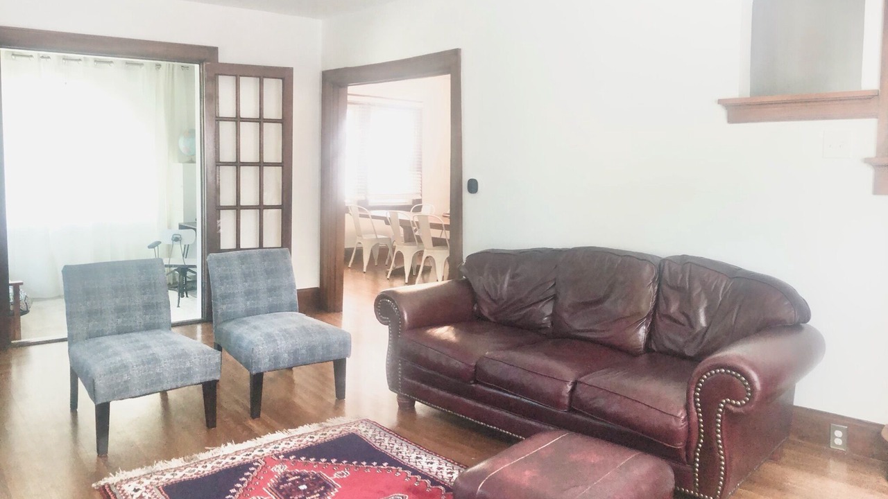 Photo of Livingroom in Roselawn Finance