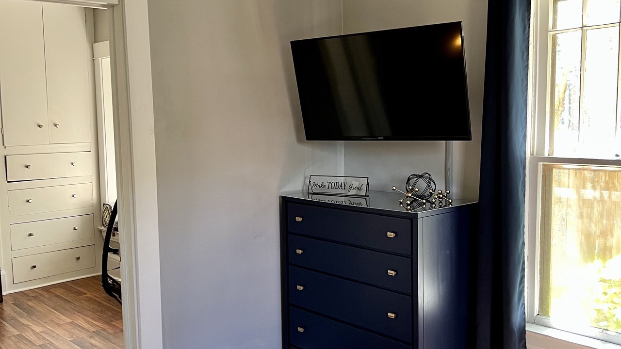Photo of Bedroom in West Akron