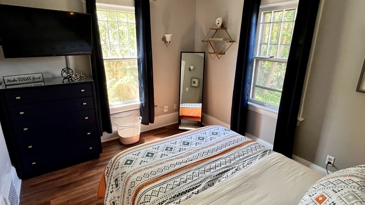 Photo of Bedroom in West Akron
