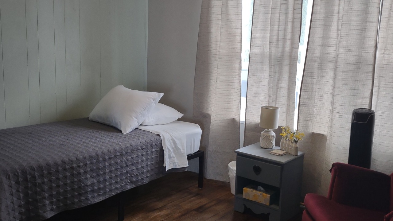 Photo of Bedroom in Conneaut