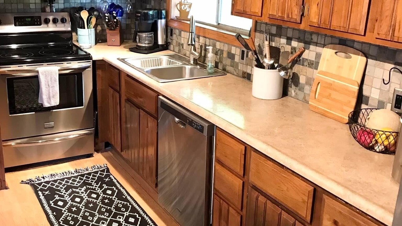 Photo of Kitchen in Flat Hollow Marina