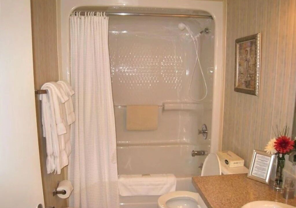 Photo of Bathroom in Snowshoe