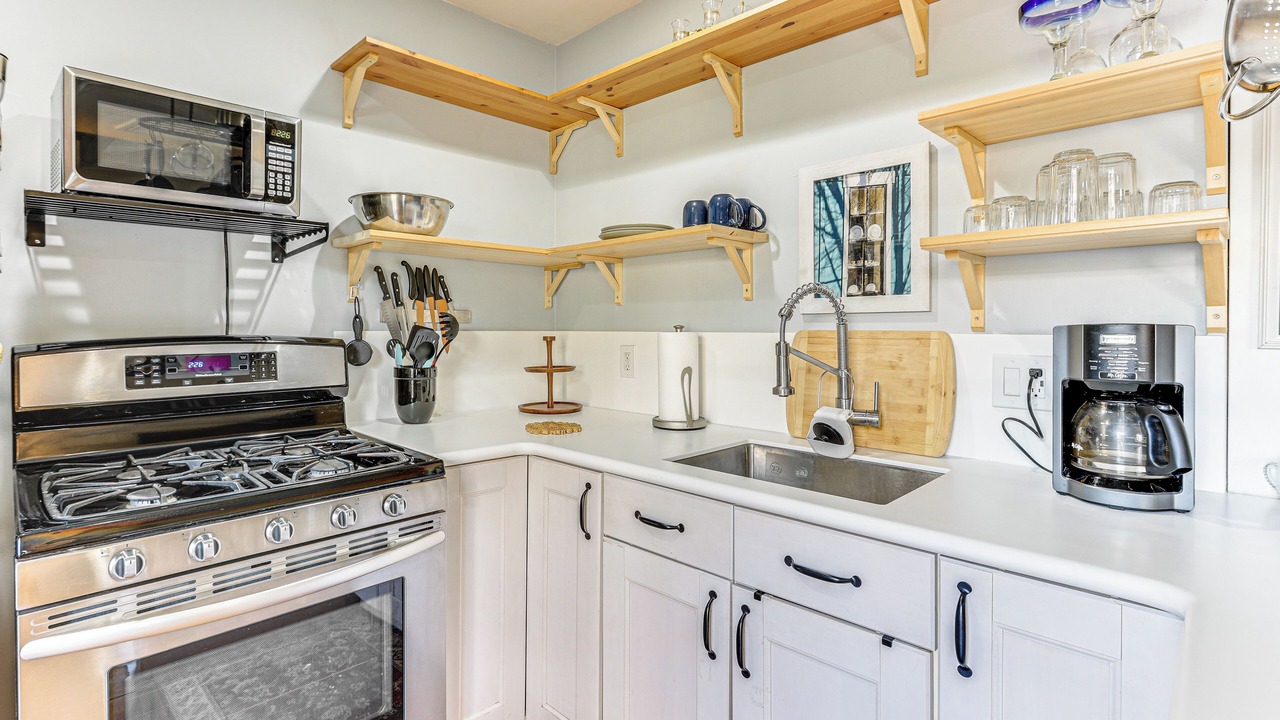 Photo of Kitchen in F. Q. Story