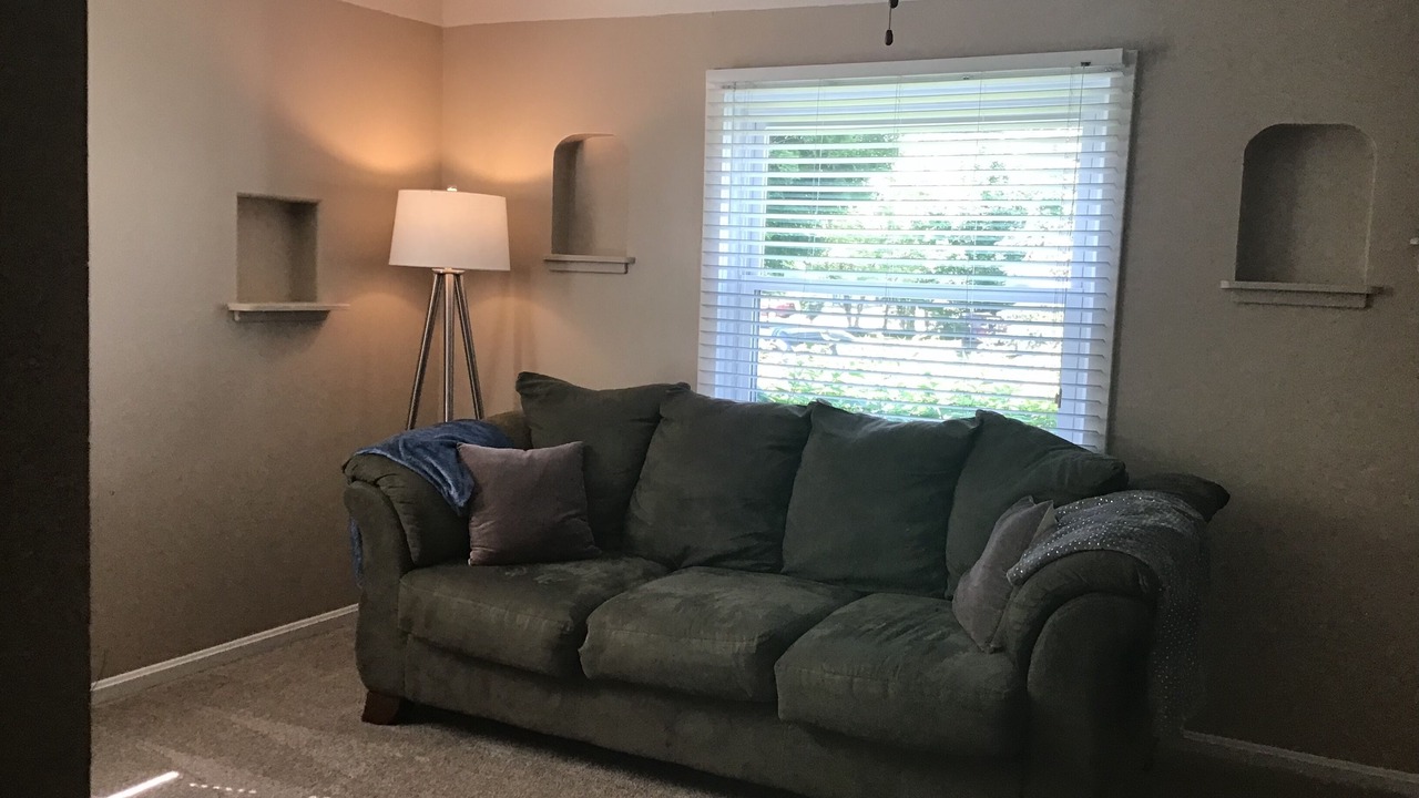 Photo of Livingroom in Madison-on-the-Lake