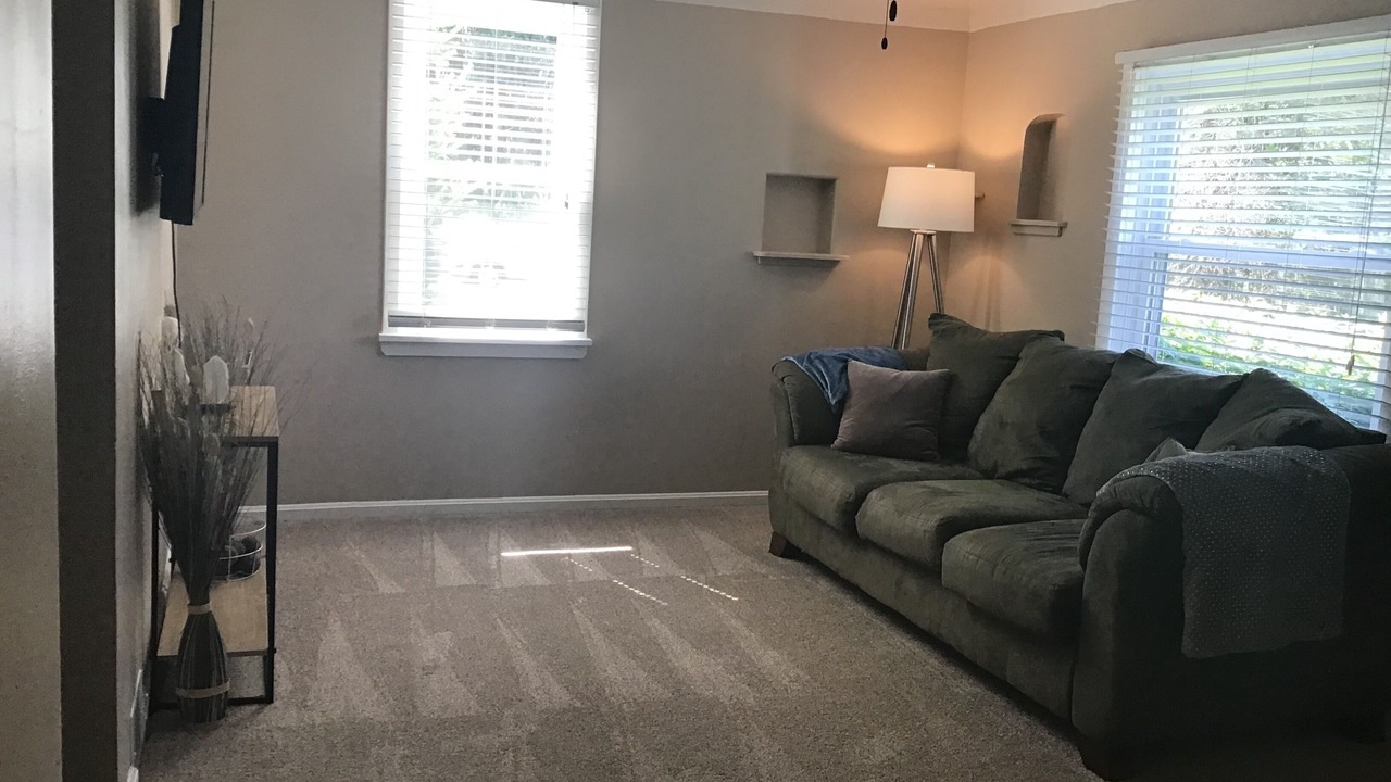 Photo of Livingroom in Madison-on-the-Lake