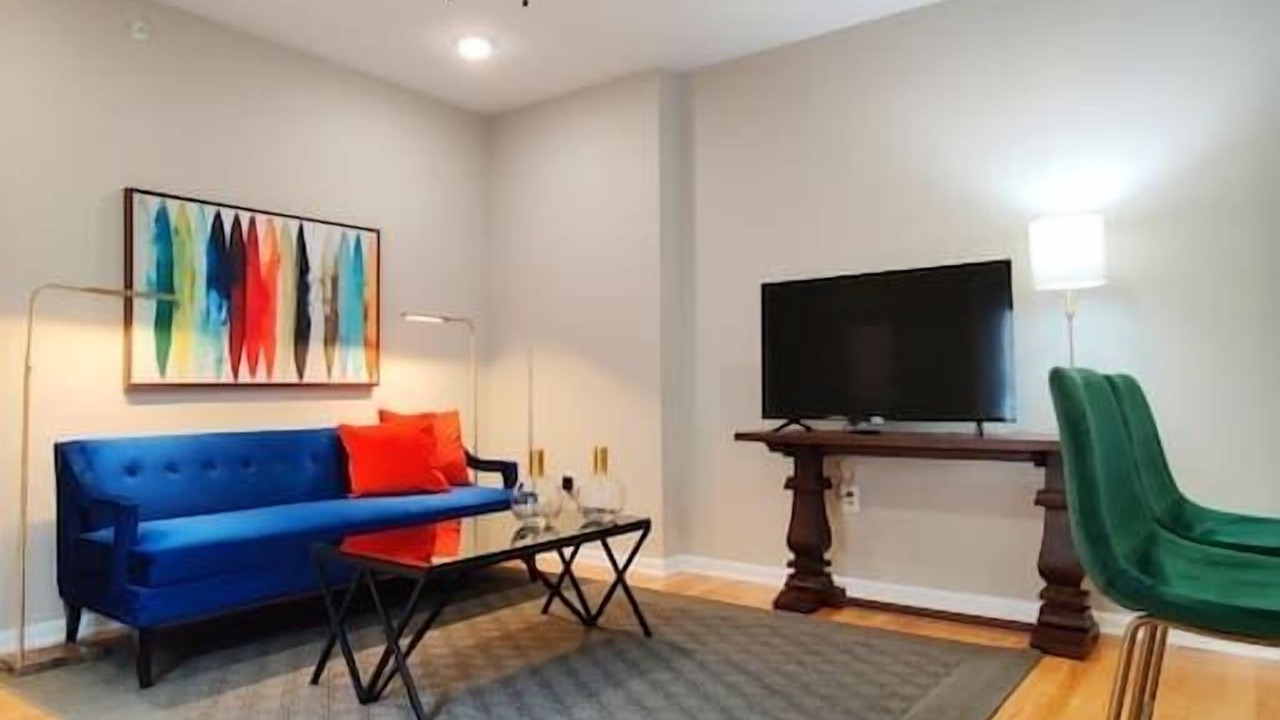 Photo of Livingroom in Rittenhouse Row