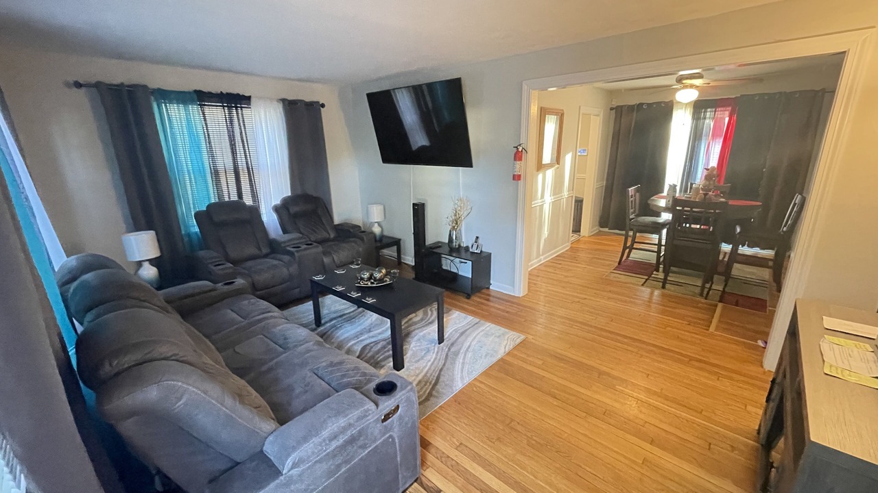 Photo of Livingroom in Highland Springs