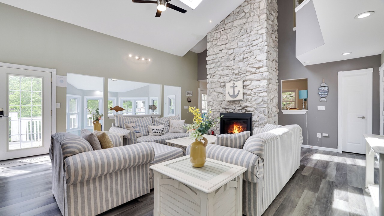 Photo of Livingroom in Wallenpaupauk Lake Estates