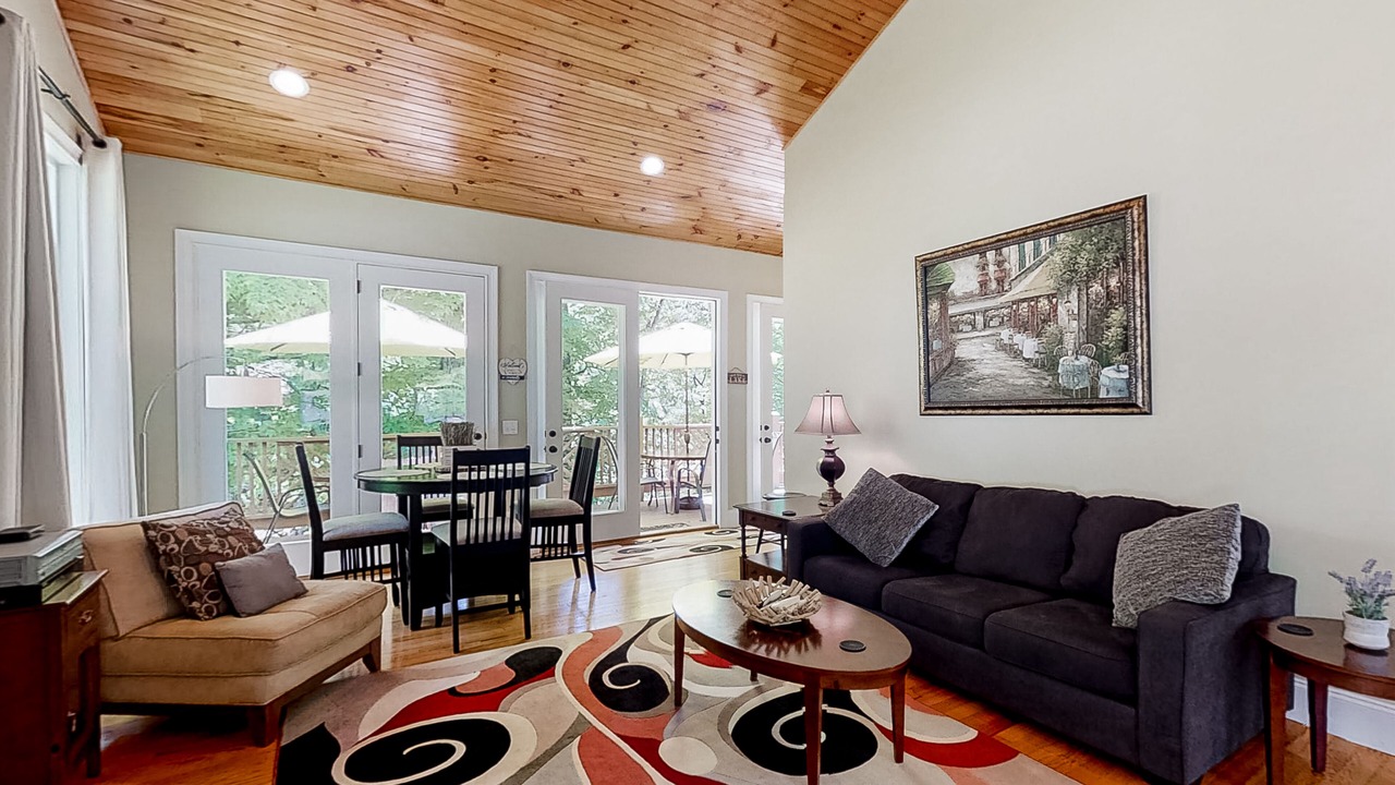 Photo of Livingroom in Sharps Chapel