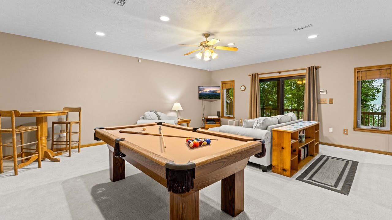 Photo of Livingroom in Sharps Chapel