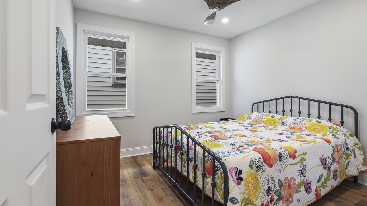 Photo of Bedroom in Wall