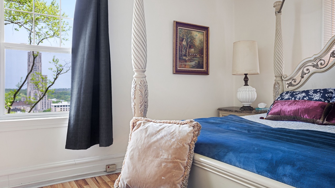 Photo of Bedroom in North Oakland