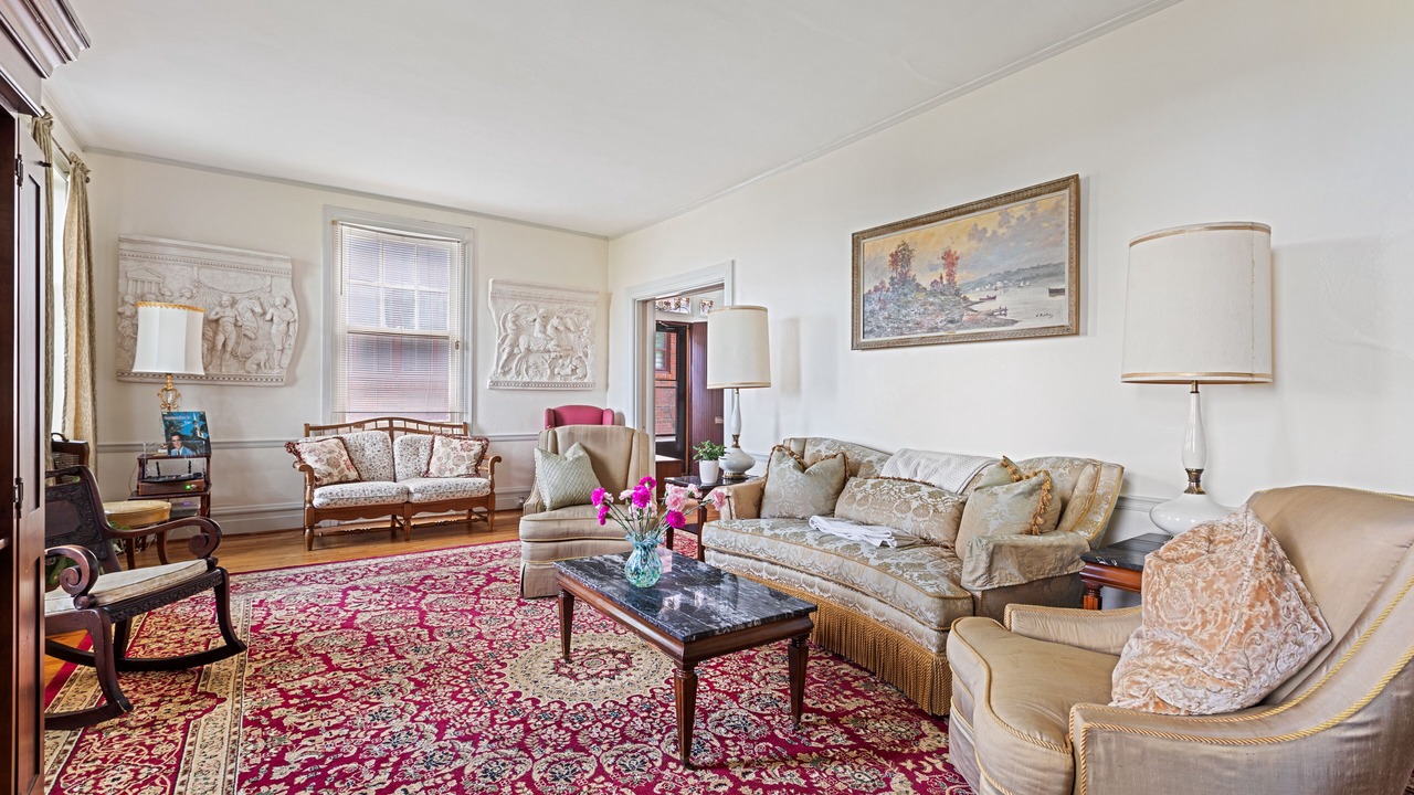 Photo of Livingroom in North Oakland
