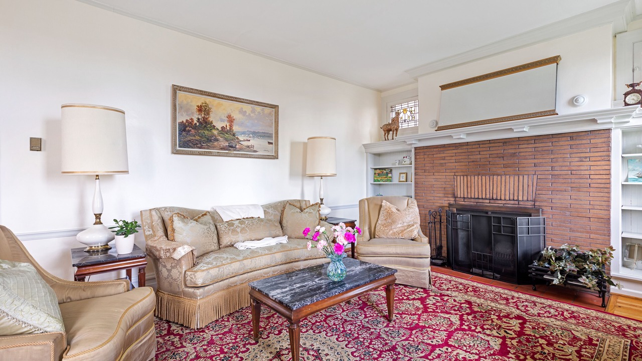 Photo of Livingroom in North Oakland