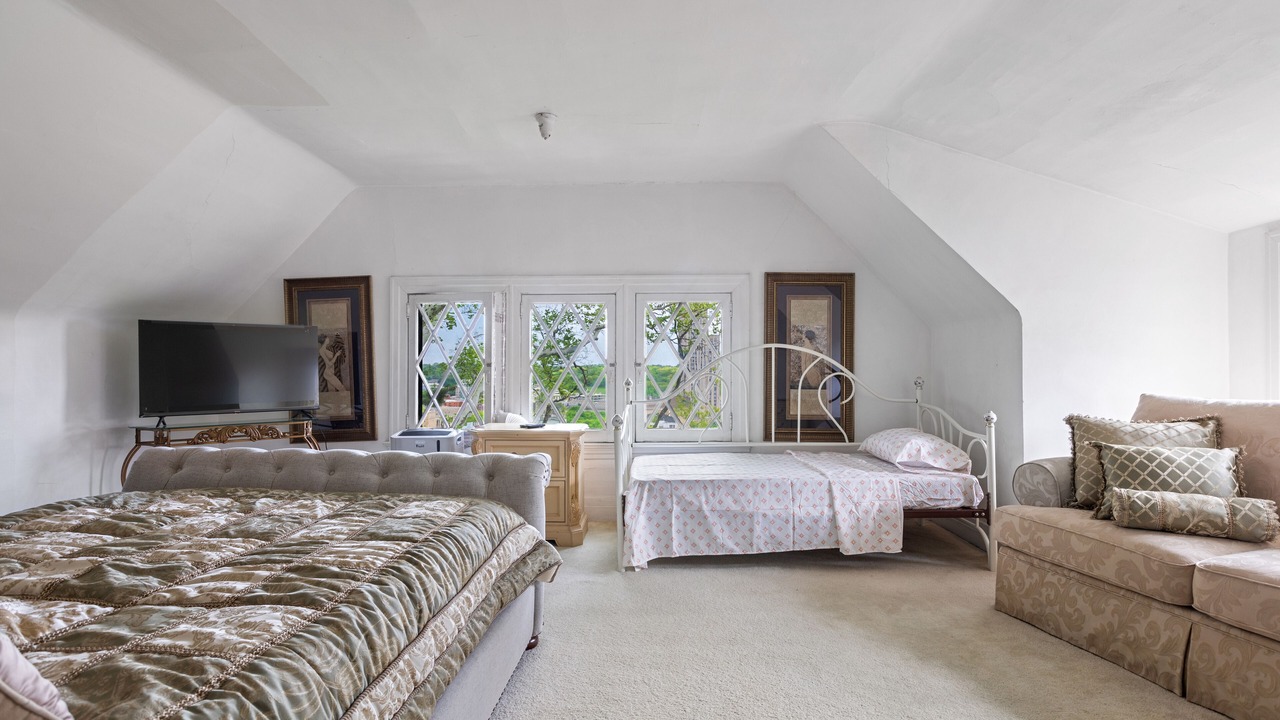Photo of Bedroom in North Oakland