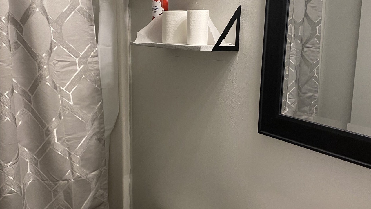 Photo of Bathroom in Elyria