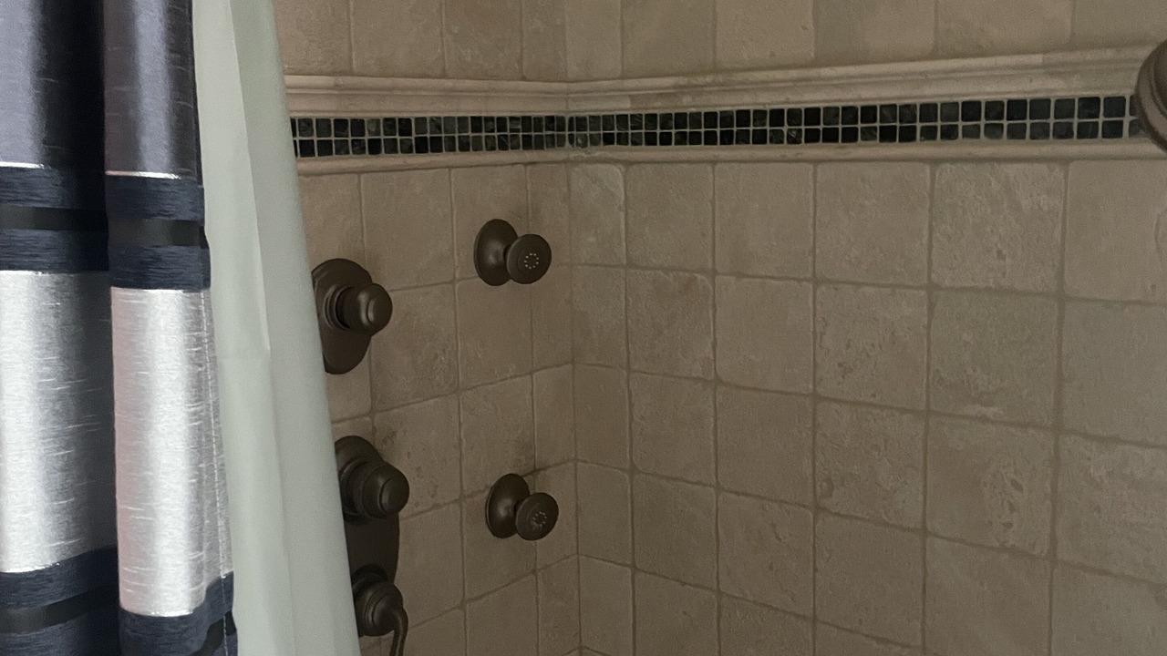 Photo of Bathroom in Admiral Estates