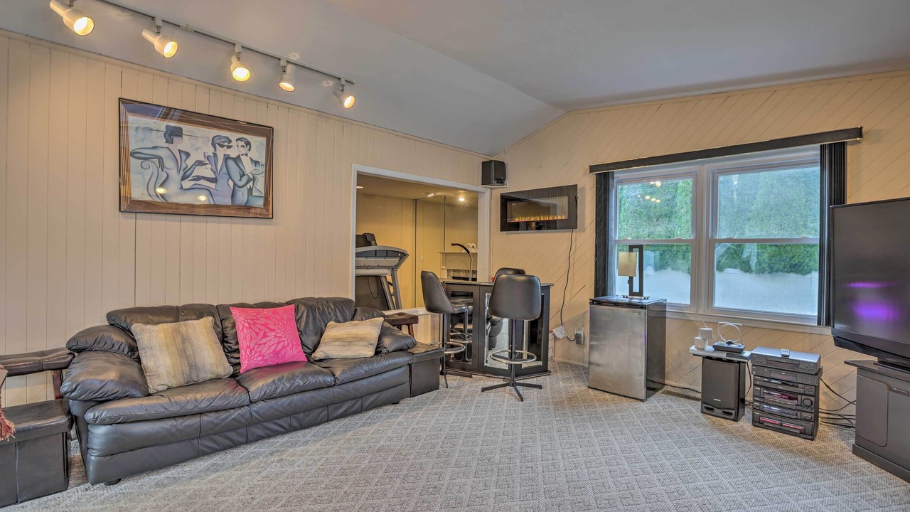 Photo of Bedroom in Adelphia