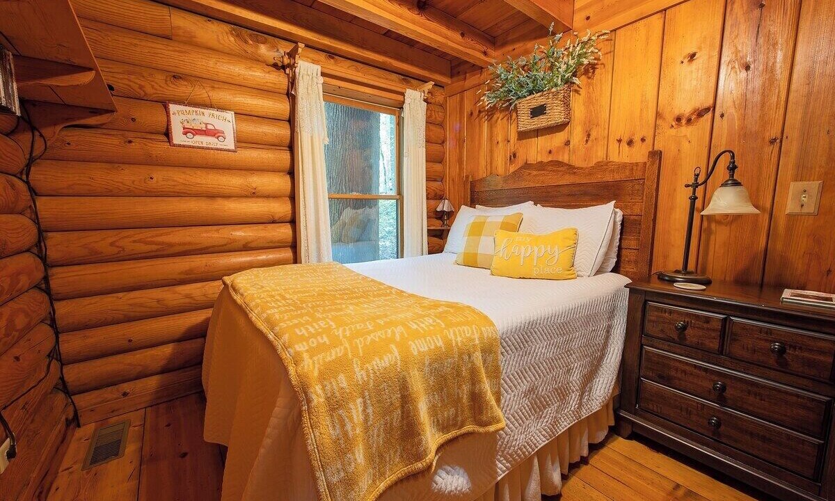 Photo of Bedroom in Benton