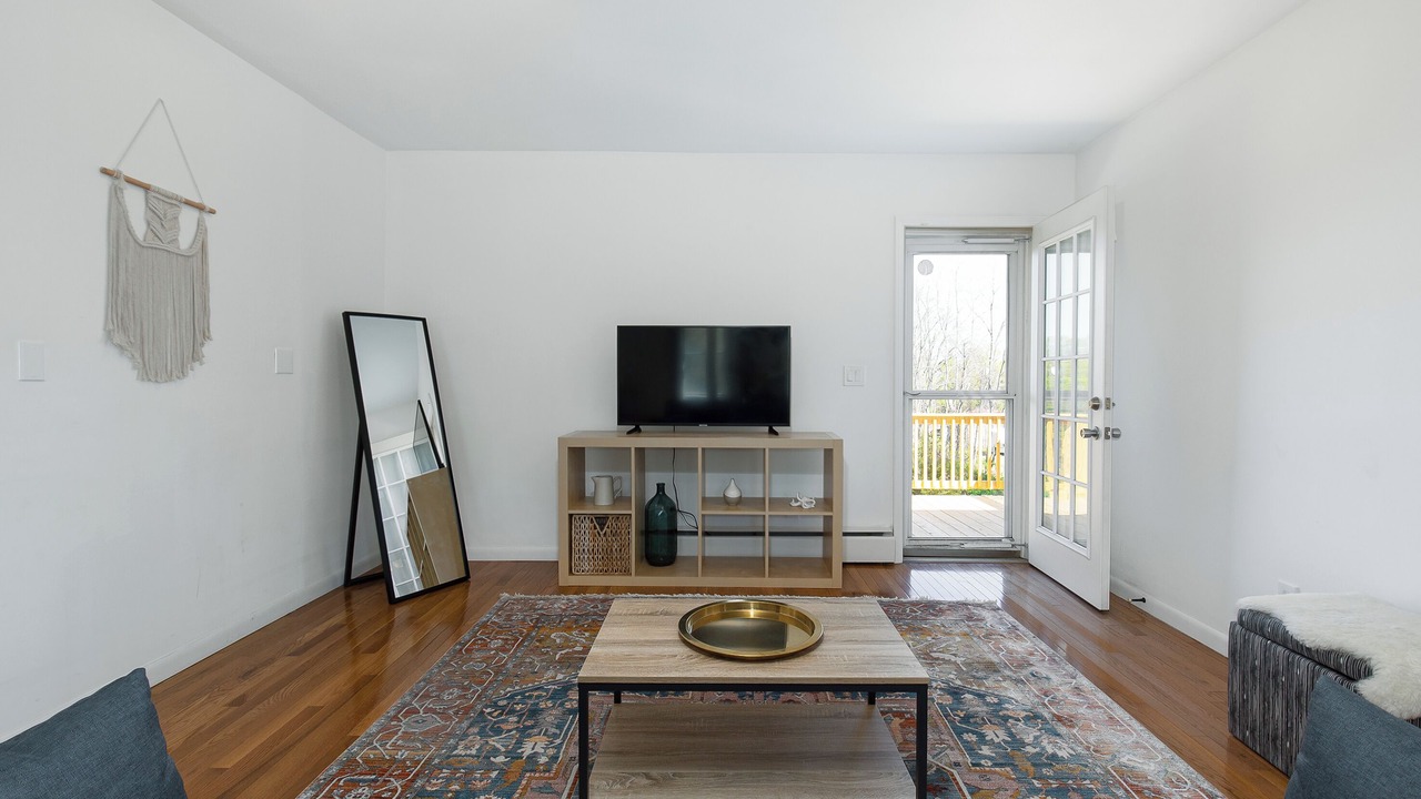 Photo of Livingroom in Saugerties