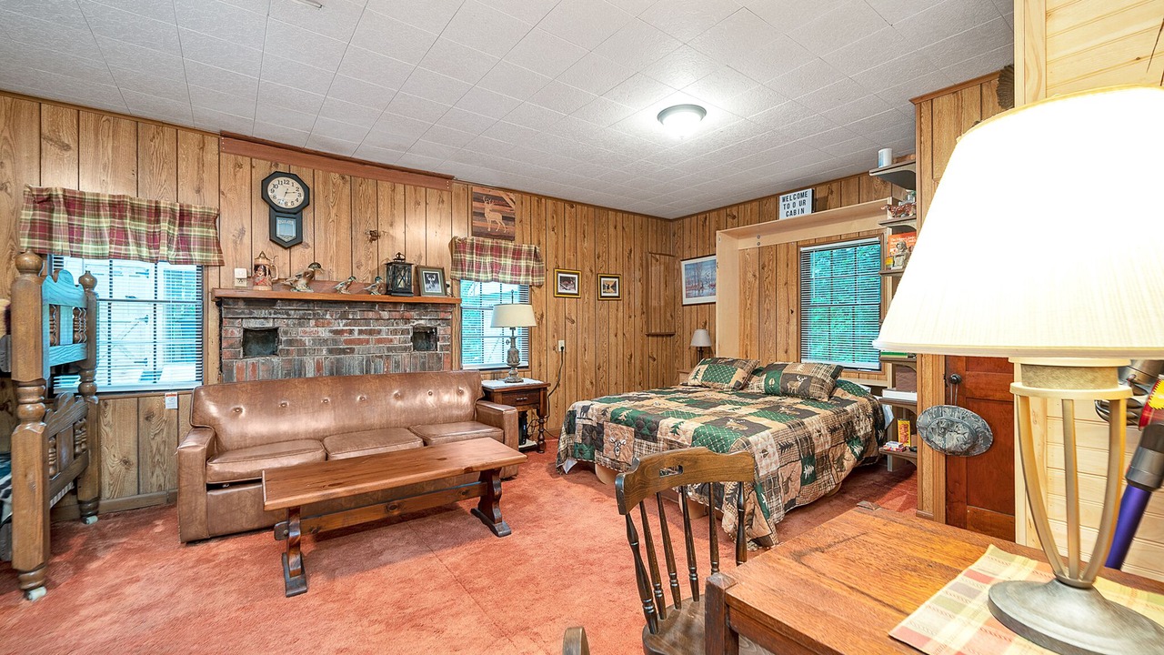 Photo of Livingroom in Tidioute