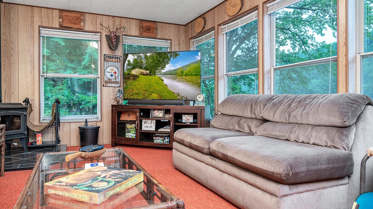 Photo of Livingroom in Tidioute