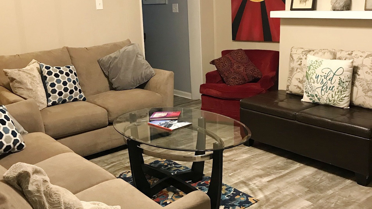 Photo of Livingroom in Marshall-Shadeland