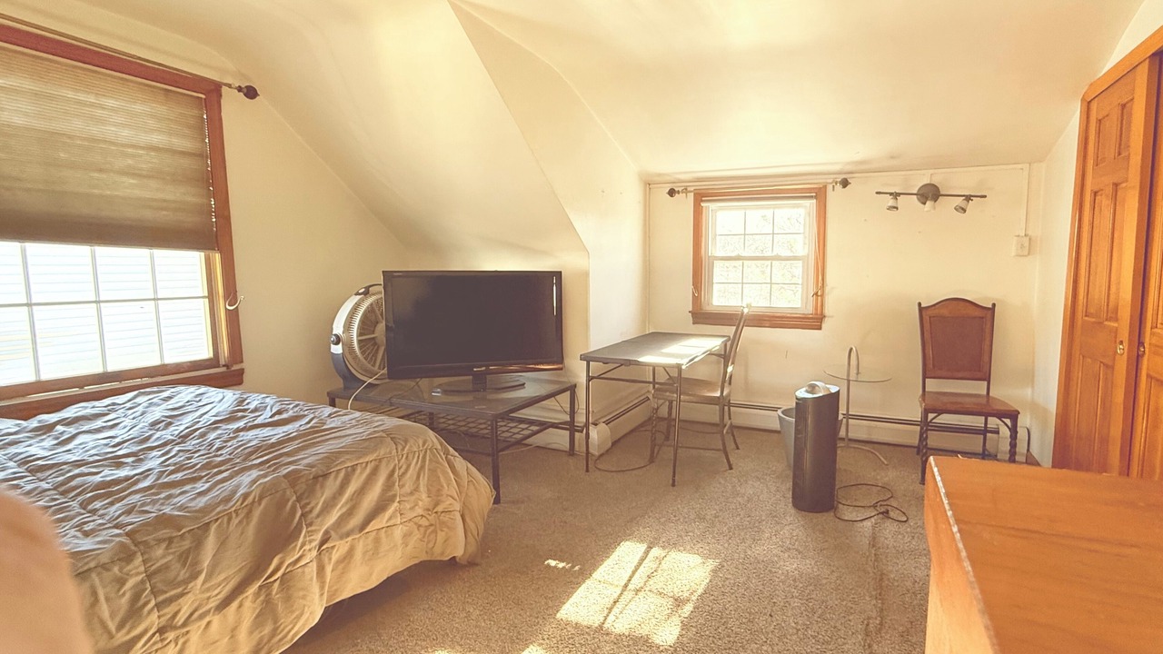 Photo of Bedroom in Elmwood Park