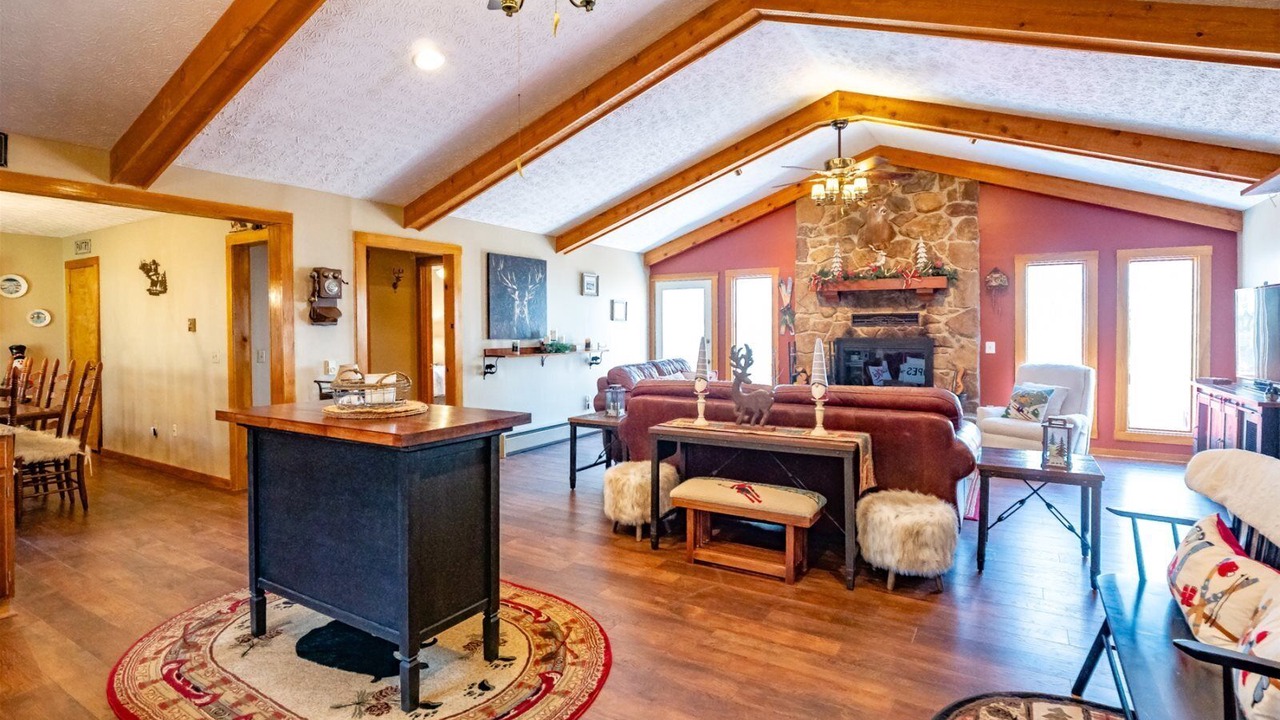 Photo of Livingroom in Old Timberline