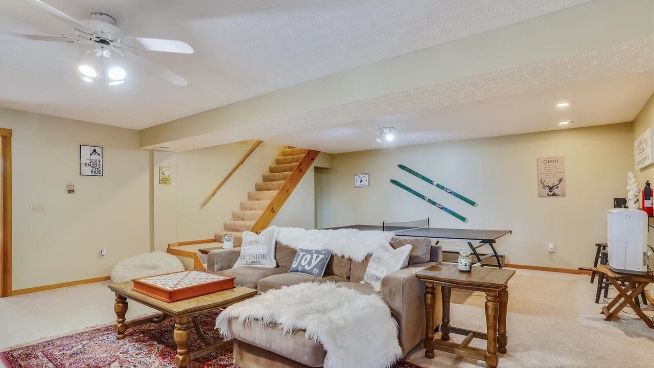 Photo of Livingroom in Old Timberline