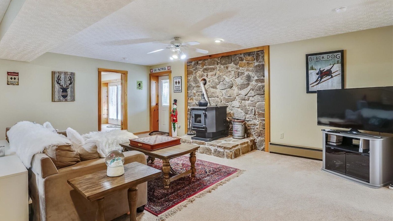 Photo of Livingroom in Old Timberline