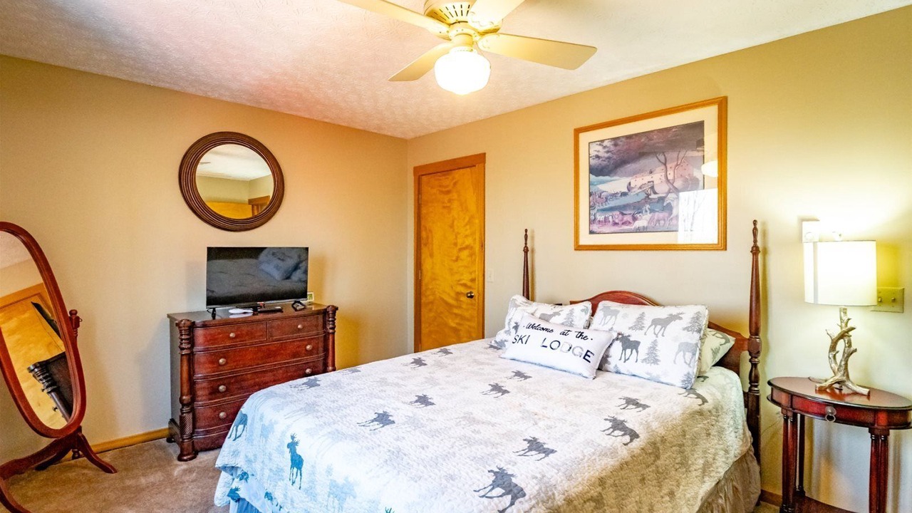 Photo of Bedroom in Old Timberline